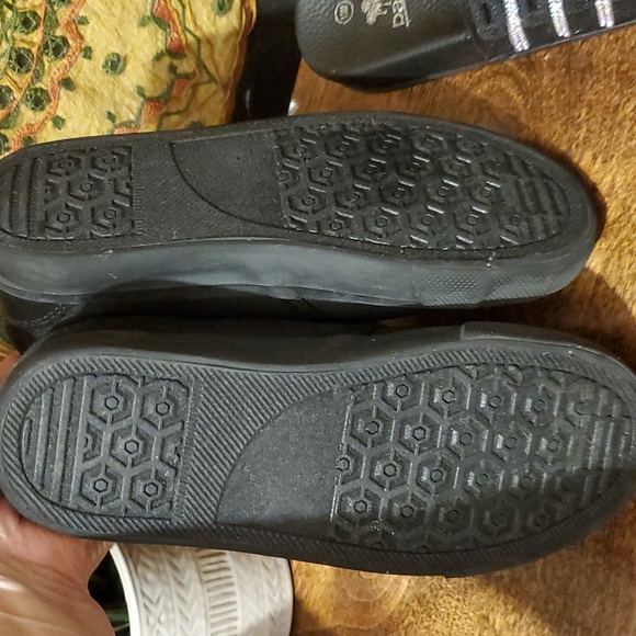 Air Underground Blk Lace Sneakers & Palms Blk w/ Rhinestone Sliders - Picture 5 of 10